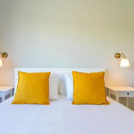 3br With Balcony And Free Parking By Lovelystay Porto